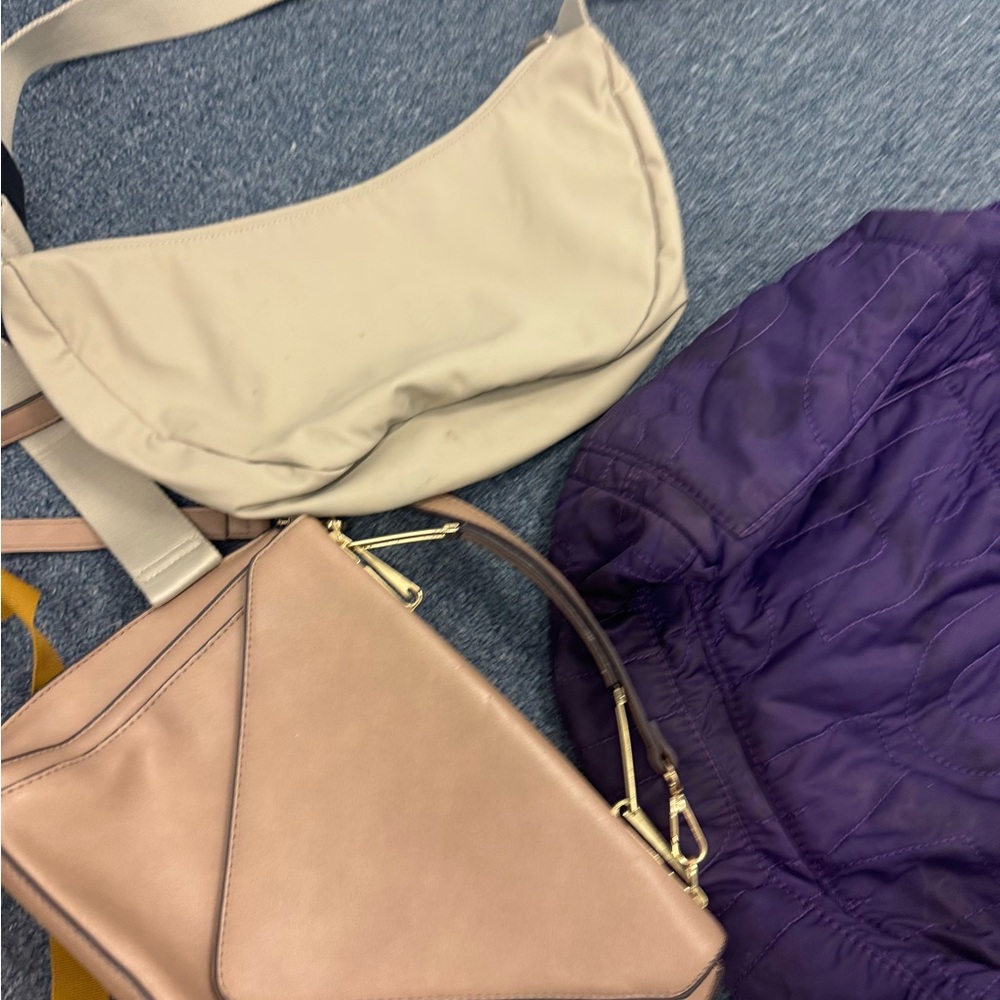 Storage closet clear out women’s bags and accessories - Picture 13 of 15